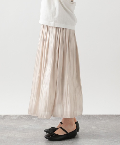 GLOBAL WORK（グローバルワーク）の「キッズ/シャイニーサテンフレアスカート/264154（スカート・キッズ・ライトイエロー/チャコールグレー/オフホワイト・110cm/130cm/150cm/140cm/100cm/120cm/160cm）」の6枚目の写真