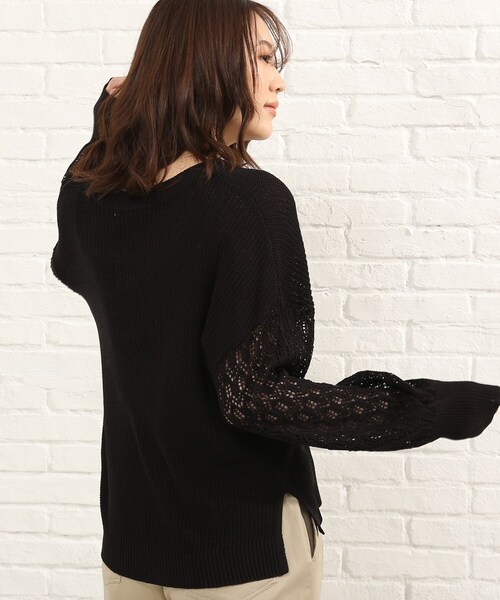 SHOO・LA・RUE（シューラルー）の「◆袖透かし編みデザインニット（ニット/セーター・レディース・ブラック/イエロー/ブルー/ナチュラル・00）」の17枚目の写真