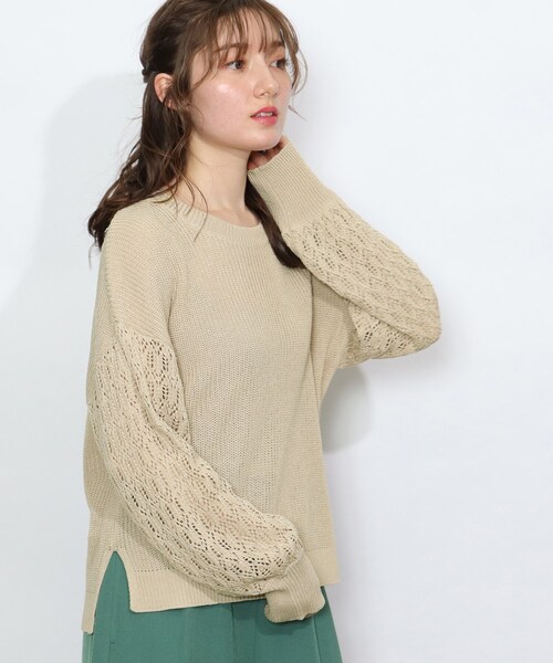 SHOO・LA・RUE（シューラルー）の「◆袖透かし編みデザインニット（ニット/セーター・レディース・ブラック/イエロー/ブルー/ナチュラル・00）」の22枚目の写真