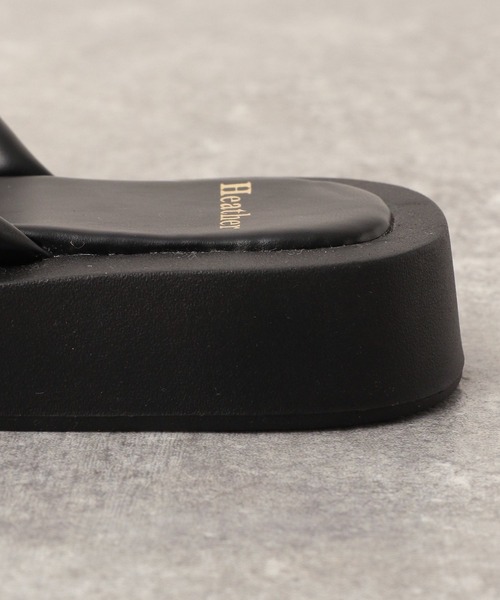 Heather(ヘザー)の「パフィサンダル 265453(サンダル・レディース・ブラック/アイボリー・M/L)」の3枚目の写真