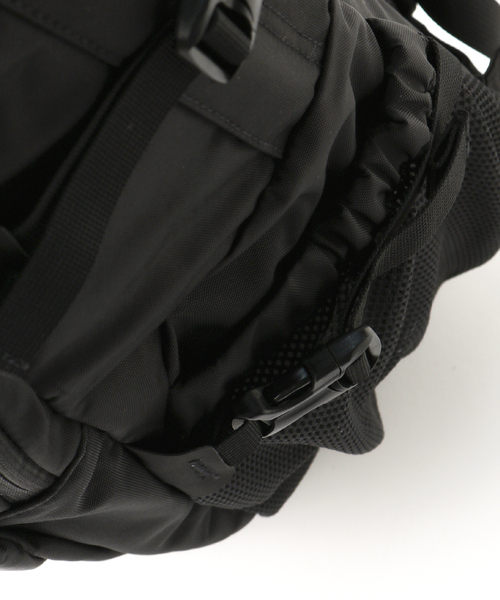 THE NORTH FACE(ザノースフェイス)の「【THE NORTH FACE / ザ ノースフェイス】Hot Shot(バックパック/リュック・メンズ・ブラック/オリーブ/カーキ/ライトグレー・FREE)」の20枚目の写真