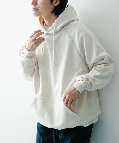 ITEMS URBANRESEARCH（アイテムズ アーバンリサーチ）の「SCREEN STARS　日焼け加工 カラースウェットパーカー（パーカー・メンズ・ブルー/ナチュラル/ブラック/オレンジ・LARGE/MEDIUM）」の2枚目の写真