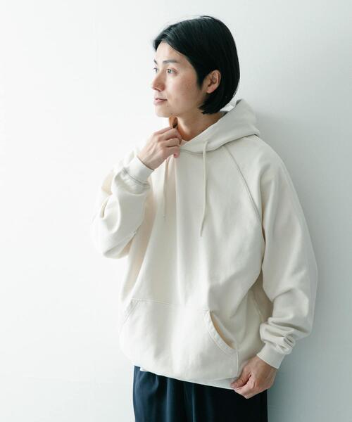 ITEMS URBANRESEARCH（アイテムズ アーバンリサーチ）の「SCREEN STARS　日焼け加工 カラースウェットパーカー（パーカー・メンズ・ブルー/ナチュラル/ブラック/オレンジ・LARGE/MEDIUM）」の7枚目の写真