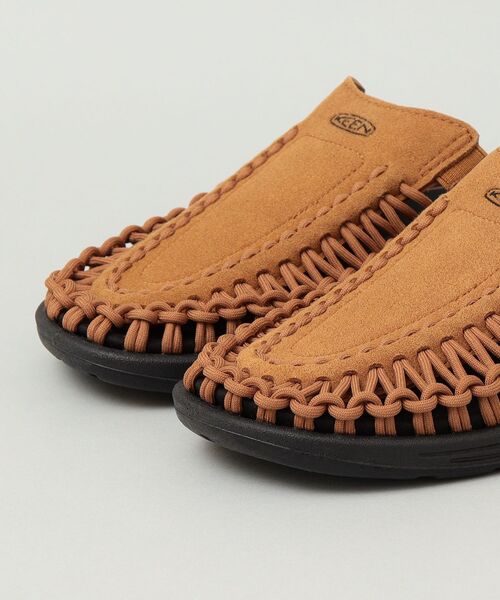 KEEN(キーン)の「KEEN: UNEEK 2 SLIDE MV サンダル(サンダル・メンズ・ブラック/キャメル・10/9/8)」の6枚目の写真