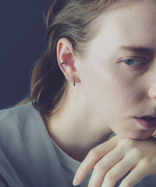 and cloud（アンドクラウド）の「Pearl 2way Square Earring / Single（イヤリング・レディース・ブラック/シルバー/イエローゴールド・FREE）」の10枚目の写真