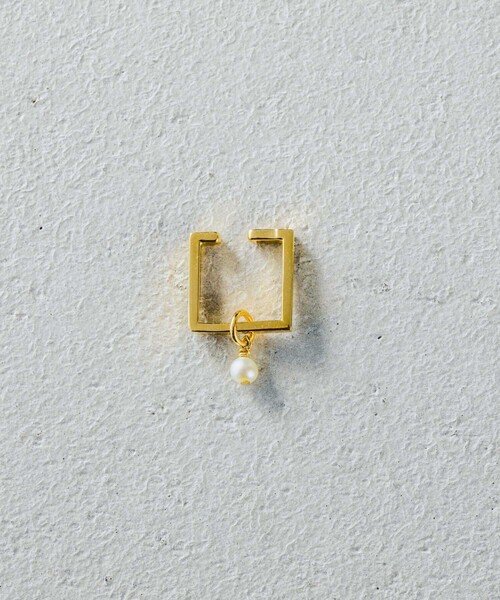 and cloud（アンドクラウド）の「Pearl 2way Square Earring / Single（イヤリング・レディース・ブラック/シルバー/イエローゴールド・FREE）」の15枚目の写真