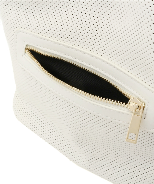 Khaju(カージュ)の「Khaju:ドローストリングバッグ(ショルダーバッグ・レディース・ブラック/シルバー/ホワイト・ONE SIZE)」の14枚目の写真
