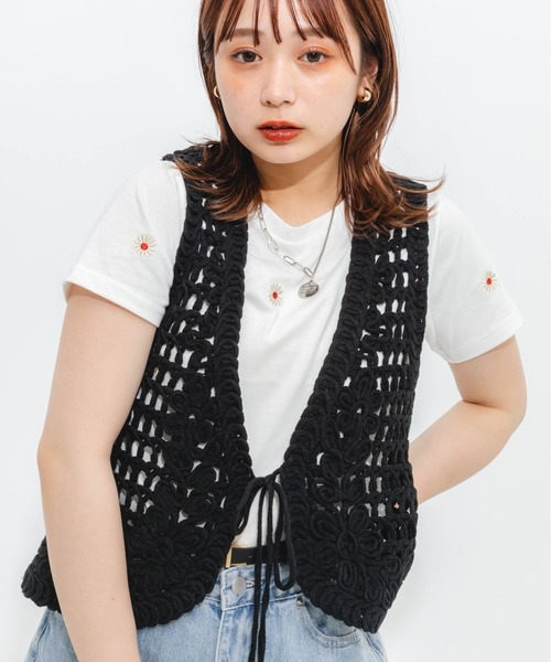 アダムエロペ　かぎ編み針黒ベスト アダムエロペ かぎ編み針黒ベスト