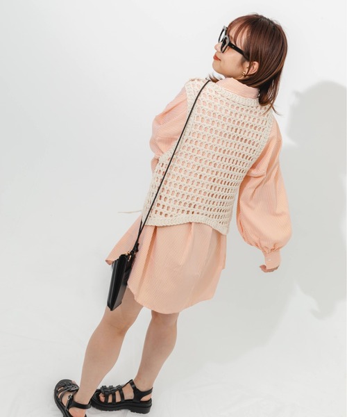 nemne store（ネンネストア）の「かぎ針編み風ベスト（ベスト・レディース・ブラック/パープル/オレンジ/キナリ・フリー）」の6枚目の写真