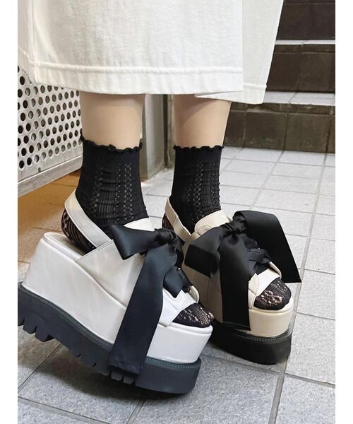 EATME(イートミー)の「BIGリボンプラットフォームサンダル(サンダル・レディース・ブラック/ベージュ・S/M/L)」の1枚目の写真