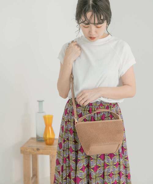 ITEMS URBANRESEARCH（アイテムズ アーバンリサーチ）の「ザツザイミニショルダー（ショルダーバッグ・レディース・ブラウン/ベージュ/ブラック・-）」の2枚目の写真