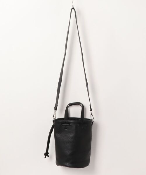 NICOLE white（ニコルホワイト）の「フェイクレザー2WAY仕様 巾着ショルダーバッグ（ショルダーバッグ・レディース・ブラック/アイボリー/ピンク・FREE）」の4枚目の写真