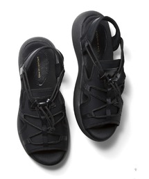 リブ　イン　コンフォート　甲を覆って安心の　タウンユースできる大人スポーティーサンダル〈ブラック〉