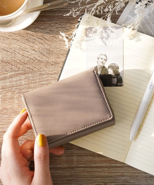 IAMUSE（アイアミューズ）の「リアルレザーミニウォレット R0231【IAMUSE】（財布・レディース・グリーン/スモークピンク/ブラック/ブルーグレー/グレイッシュベージュ・FREE）」の3枚目の写真