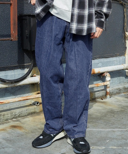 BARK MANHATTAN（バークマンハッタン）の「タックワイド センタープレス ウォッシュテーパードデニムパンツ（デニムパンツ・メンズ・チャコール/ブルー/ライトブルー・M/L）」の19枚目の写真