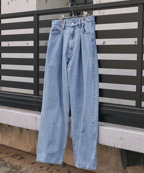 BARK MANHATTAN（バークマンハッタン）の「タックワイド センタープレス ウォッシュテーパードデニムパンツ（デニムパンツ・メンズ・チャコール/ブルー/ライトブルー・M/L）」の4枚目の写真