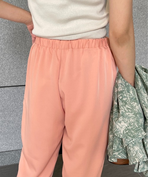 Meli rich（メリーリッチ）の「リラックスサテンイージーストレートパンツ（スラックス・レディース・ブラック/モカ/コーラル・FREE）」の12枚目の写真