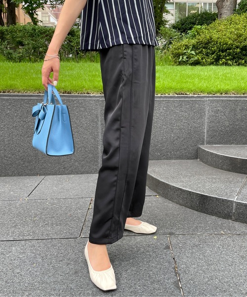 Meli rich（メリーリッチ）の「リラックスサテンイージーストレートパンツ（スラックス・レディース・ブラック/モカ/コーラル・FREE）」の20枚目の写真