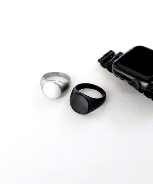 minsobi（ミンソビ）の「マット丸リング（リング・メンズ・ブラック/Silver・S/M/L）」の4枚目の写真