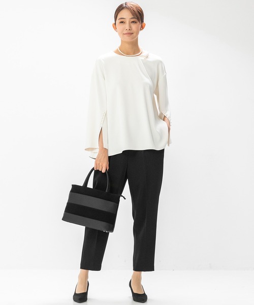 form forma(フォルムフォルマ)の「≪着回し力抜群♪≫ブラウス×パンツ セットアップ(セットアップ・レディース・ネイビー/ホワイト×ブラック・9号)」の3枚目の写真