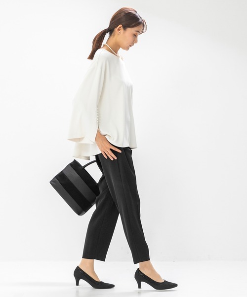form forma(フォルムフォルマ)の「≪着回し力抜群♪≫ブラウス×パンツ セットアップ(セットアップ・レディース・ネイビー/ホワイト×ブラック・9号)」の4枚目の写真