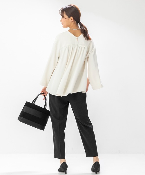 form forma(フォルムフォルマ)の「≪着回し力抜群♪≫ブラウス×パンツ セットアップ(セットアップ・レディース・ネイビー/ホワイト×ブラック・9号)」の6枚目の写真