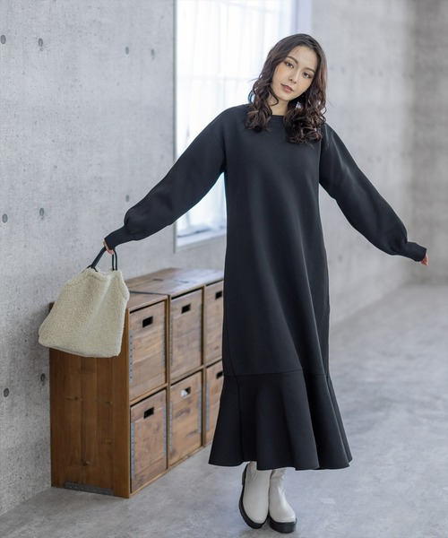 clear（クリア）の「ボトムフレアロングニットワンピース ≪2022AW新作≫（ワンピース・レディース・グリーン系その他/アイボリー/ブラック・F）」の3枚目の写真