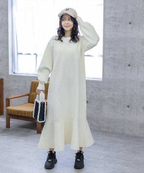 clear（クリア）の「ボトムフレアロングニットワンピース ≪2022AW新作≫（ワンピース・レディース・グリーン系その他/アイボリー/ブラック・F）」の12枚目の写真