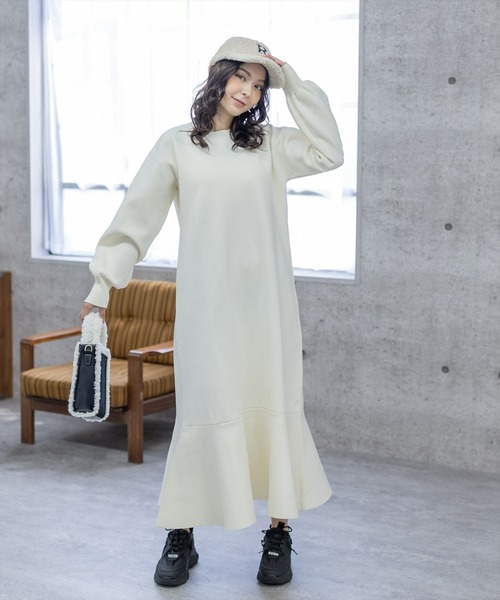 clear（クリア）の「ボトムフレアロングニットワンピース ≪2022AW新作≫（ワンピース・レディース・グリーン系その他/アイボリー/ブラック・F）」の11枚目の写真