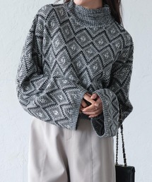 ラーベン模様クロップドハイネックニット