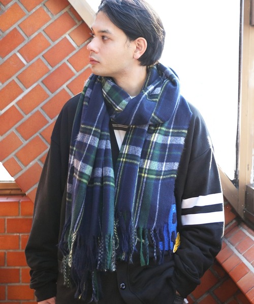 ８(eight)（エイト）の「大判チェックストール（ストール/ショール・メンズ・ブラック/グレー/アイボリー/ベージュ系その他/ベージュ系その他2/ベージュ系その他3/ネイビー系/ワイン系・FREE）」の7枚目の写真