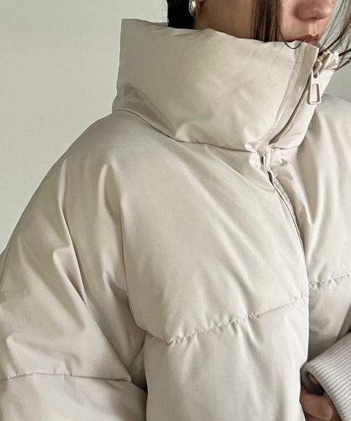 cona（コナ）の「【ZOZO限定】ボリュームショートダウン（ダウンジャケット/コート・レディース・ブラック/ブラウン/ベージュ・FREE）」の8枚目の写真
