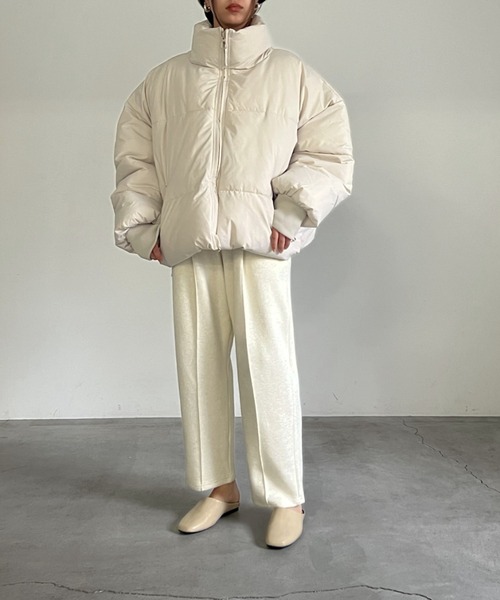 cona（コナ）の「【ZOZO限定】ボリュームショートダウン（ダウンジャケット/コート・レディース・ブラック/ブラウン/ベージュ・FREE）」の4枚目の写真