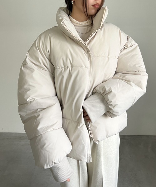 cona（コナ）の「【ZOZO限定】ボリュームショートダウン（ダウンジャケット/コート・レディース・ブラック/ブラウン/ベージュ・FREE）」の13枚目の写真