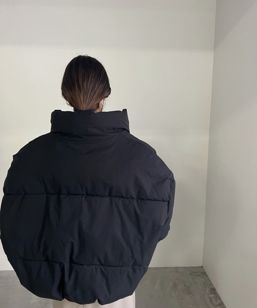 cona（コナ）の「【ZOZO限定】ボリュームショートダウン（ダウンジャケット/コート・レディース・ブラック/ブラウン/ベージュ・FREE）」の18枚目の写真