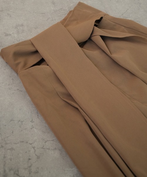 IAMUSE（アイアミューズ）の「【バックリボンが秋コーデのワンポイント♪】ウエストバックリボンハイウエストＡラインロングスカート S0272【IAMUSE】（スカート・レディース・ブラック/モカ・S/M/L）」の8枚目の写真