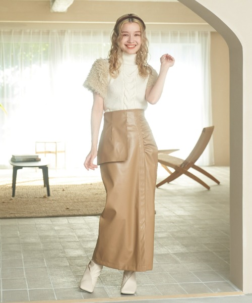 pomiii（ポミー）の「ペプラムレザースカート（スカート・レディース・アイボリー/ベージュ・MEDIUM/LARGE）」の4枚目の写真