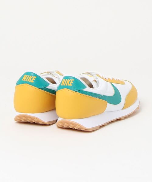NIKE SPORTSWEAR(ナイキスポーツウェアー)の「ウィメンズ デイブレイク(スニーカー・レディース・ホワイト系その他・23cm/24.5cm/23.5cm/24cm/25cm)」の3枚目の写真