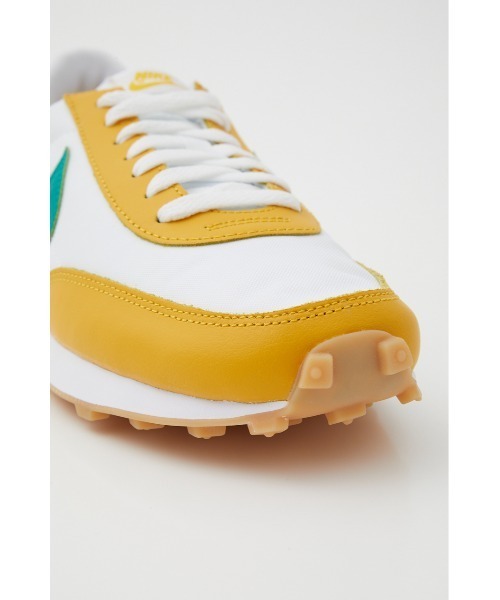 NIKE SPORTSWEAR(ナイキスポーツウェアー)の「ウィメンズ デイブレイク(スニーカー・レディース・ホワイト系その他・23cm/24.5cm/23.5cm/24cm/25cm)」の7枚目の写真
