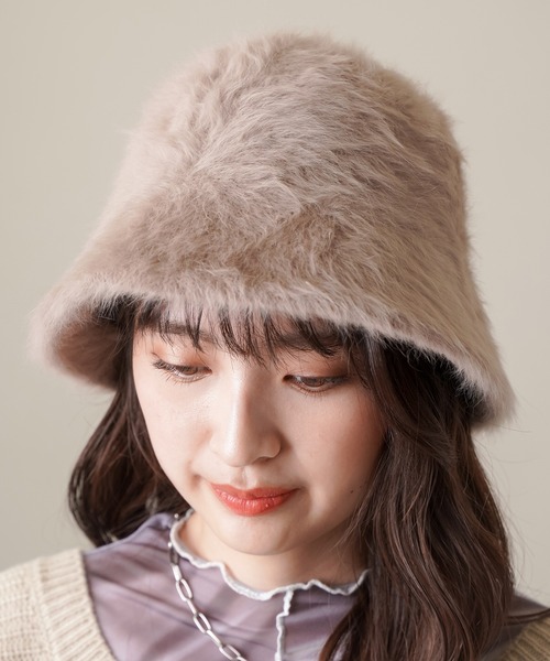 SPINNS(スピンズ)の「アンゴラバケットハット(ハット・レディース・ベージュ/ホワイト/ブラック・ONESIZE)」の1枚目の写真