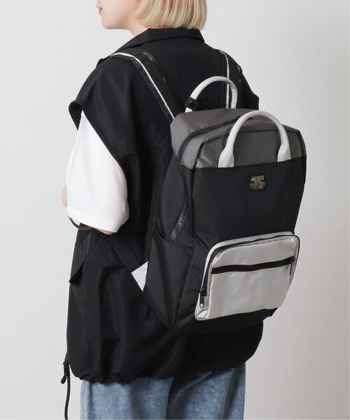 DOUBLE NAME（ダブルネーム）の「配色スクエアリュック（バックパック/リュック・レディース・ブラック/グリーン・FREE）」の3枚目の写真