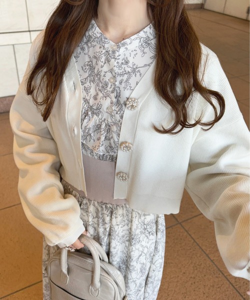 apres jour(アプレジュール)の「キラキラボタンカーディガン【ZOZOTOWN限定アイテム】(カーディガン/ボレロ・レディース・ライトブルー/グレイッシュベージュ/ライトピンク/オフホワイト・フリー/X-LARGE)」の10枚目の写真