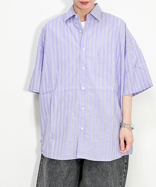 Ritzy（リッツィー）の「綿ブロード レギュラーカラー半袖シャツ レディース メンズ（シャツ/ブラウス・メンズ・ラベンダー/グレイッシュベージュ/サックスブルー系/サックスブルー/ブラック/グリーン/ブラック系その他/ホワイト/ホワイト系その他/グリーン系その他/イエロー・X-LARGE/LARGE/MEDIUM）」の10枚目の写真