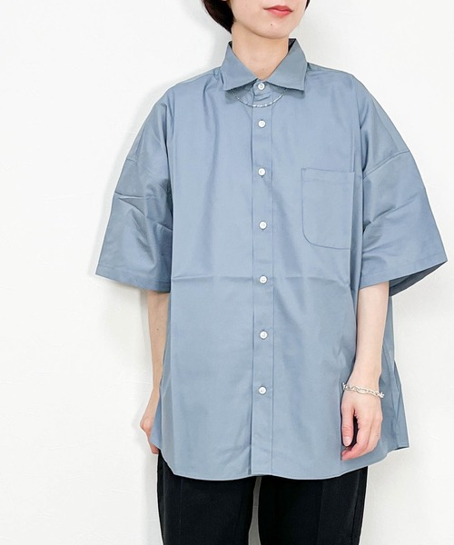 Ritzy（リッツィー）の「綿ブロード レギュラーカラー半袖シャツ レディース メンズ（シャツ/ブラウス・メンズ・ラベンダー/グレイッシュベージュ/サックスブルー系/サックスブルー/ブラック/グリーン/ブラック系その他/ホワイト/ホワイト系その他/グリーン系その他/イエロー・X-LARGE/LARGE/MEDIUM）」の8枚目の写真