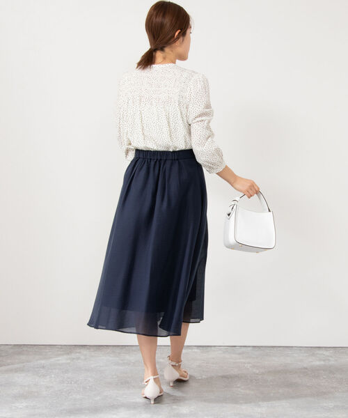 NOLLEY’S(ノーリーズ)の「シャーリングブラウス(シャツ/ブラウス・レディース・ホワイト/ブラック系その他3/ホワイト系その他5/ブラック系その他4/サーモンピンク/ホワイト系その他4・38)」の14枚目の写真