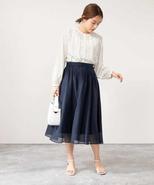 NOLLEY’S(ノーリーズ)の「シャーリングブラウス(シャツ/ブラウス・レディース・ホワイト/ブラック系その他3/ホワイト系その他5/ブラック系その他4/サーモンピンク/ホワイト系その他4・38)」の16枚目の写真
