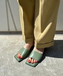 IO（イオ）（イオ）の「EVOL / クリアヒールスクエアサンダル / IQ9422（サンダル）」