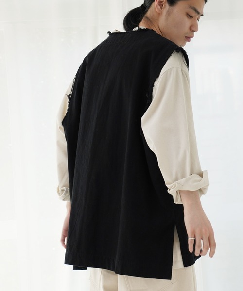 Air Tokyo（エアートウキョー）の「Vネック フリンジ プルオーバーベスト（ベスト・メンズ・グレイッシュベージュ/ブラック・LARGE/MEDIUM）」の6枚目の写真