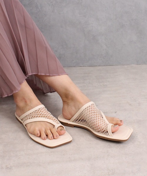 Fabby fabby(ファビィーファビィー)の「メッシュトングフラットサンダル(サンダル・レディース・ブラック/オフホワイト・LARGE/MEDIUM/SMALL)」の22枚目の写真