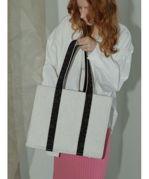 AMAIL(アマイル)の「AM logo box bag(トートバッグ・レディース・ホワイト/ベージュ・FREE)」の3枚目の写真